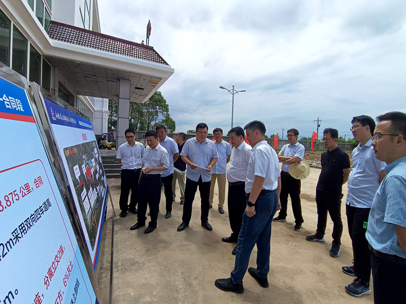 省鐵投公司副總經(jīng)理、蕪銅公路公司、皖江公司董事長(zhǎng)劉允超一行到銅商高速項(xiàng)目調(diào)研指導(dǎo)工作1