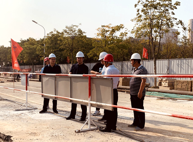 六安市重點工程建設(shè)管理處黨組書記、主任陳斌到長安路南延項目檢查指導(dǎo)工作
